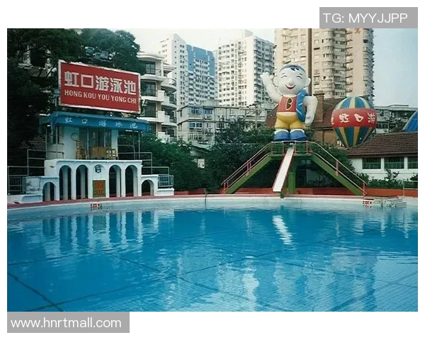 以游泳池为核心，打造理想休闲空间，畅享夏日清凉与运动乐趣