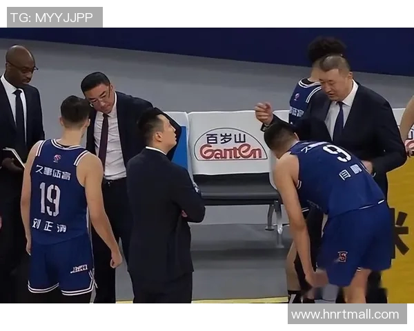 上海足球队比赛经验引发热议球迷对战术和表现的不同看法